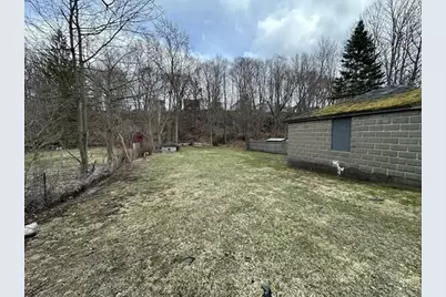 242 Wahconah St, Pittsfield, MA 01201 - Photo 11