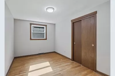 64 Tioga St, Springfield, MA 01128 - Photo 15