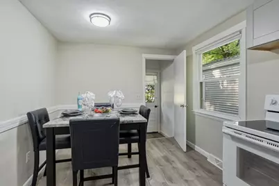 64 Tioga St, Springfield, MA 01128 - Photo 9