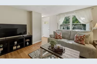64 Tioga St, Springfield, MA 01128 - Photo 3