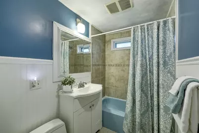 64 Tioga St, Springfield, MA 01128 - Photo 17