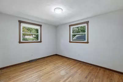 64 Tioga St, Springfield, MA 01128 - Photo 17