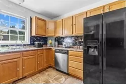 563 Woodman St, Fall River, MA 02724 - Photo 5