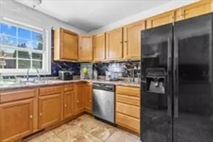 563 Woodman St, Fall River, MA 02724 - Photo 5