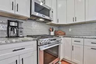 7 Hancock St, Newburyport, MA 01950 - Photo 11