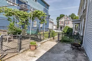 23 Ames St, Lowell, MA 01852 - Photo 19