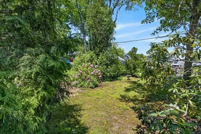 22 Myrtle Ave, Acushnet, MA 02743 - Photo 9