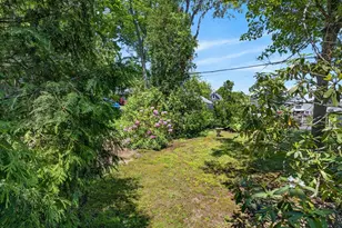22 Myrtle Ave, Acushnet, MA 02743 - Photo 9