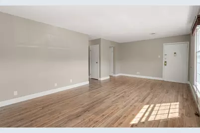 40 Yorktown Dr #D, Springfield, MA 01108 - Photo 3