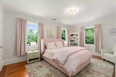 10 Burnham Rd, Newton, MA 02465 - Photo 19