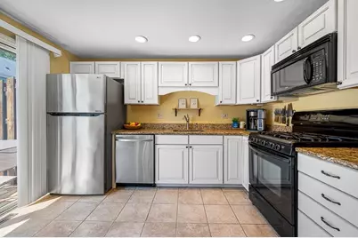 15 Pinecrest Vlg #15, Hopkinton, MA 01748 - Photo 9