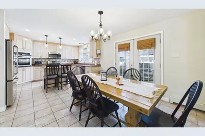 277 Tarkiln Hill Rd, New Bedford, MA 02745 - Photo 9