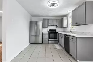15 Crescent St, Lawrence, MA 01841 - Photo 7