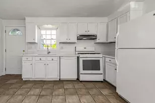 23 Hobson St, Lawrence, MA 01841 - Photo 5