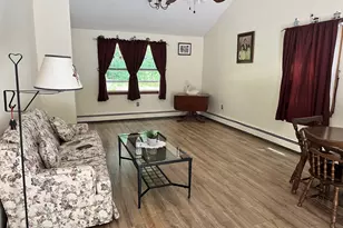10 Pinecrest Rd, Uxbridge, MA 01569 - Photo 9
