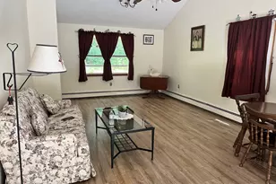 10 Pinecrest Rd, Uxbridge, MA 01569 - Photo 7