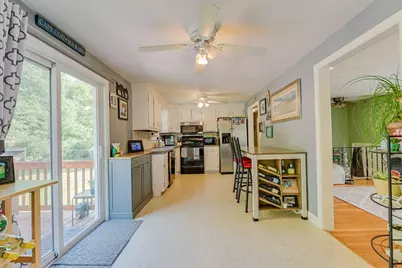 11 Topliff St, Billerica, MA 01821 - Photo 9
