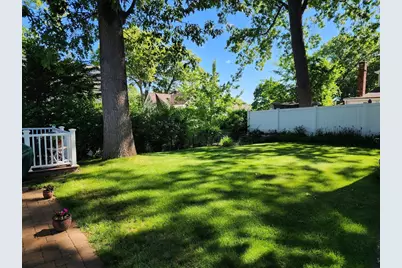 235 Chalmers St, Springfield, MA 01118 - Photo 3