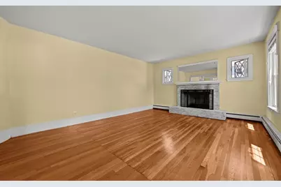 25 Franklin St, Woburn, MA 01801 - Photo 9