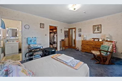 20 Indian Point Rd, Webster, MA 01570 - Photo 19
