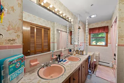 20 Indian Point Rd, Webster, MA 01570 - Photo 17