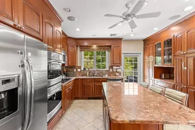 296 College Farm Rd, Waltham, MA 02451 - Photo 7