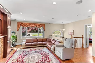 296 College Farm Rd, Waltham, MA 02451 - Photo 5