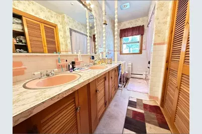 20 Indian Point Rd, Webster, MA 01570 - Photo 9