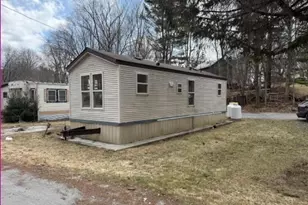40 Albany Rd, West Stockbridge, MA 01266 - Photo 1
