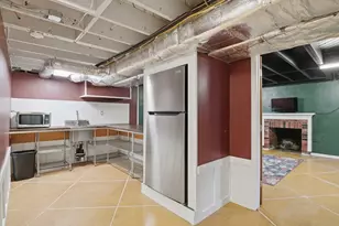 2055 Allen St, Springfield, MA 01118 - Photo 33