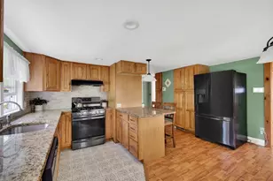 26 Oriole St, New Bedford, MA 02745 - Photo 11