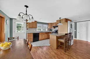 26 Oriole St, New Bedford, MA 02745 - Photo 9