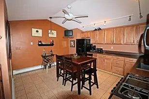 1040 Shirley St, Winthrop, MA 02152 - Photo 5