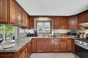 131 Spring St, Fairhaven, MA 02719 - Photo 5