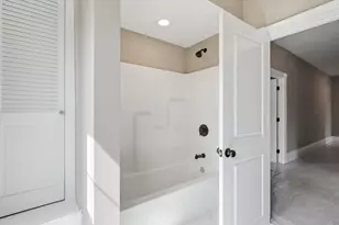 763 Massachusetts Ave, Lunenburg, MA 01462 - Photo 23