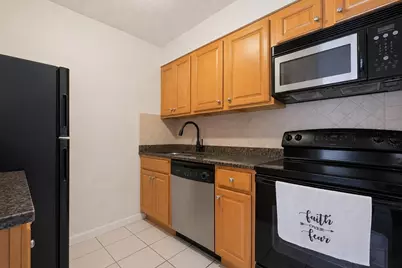 10 Dailey St #H, Attleboro, MA 02703 - Photo 5