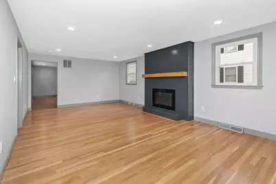 29 Harbor St, Danvers, MA 01923 - Photo 9