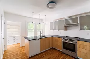 8-10 York Ave, Watertown, MA 02472 - Photo 7