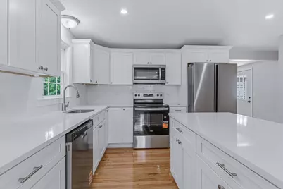 95 Circle Dr, Wrentham, MA 02093 - Photo 9
