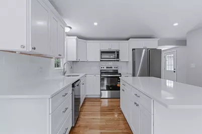 95 Circle Dr, Wrentham, MA 02093 - Photo 5