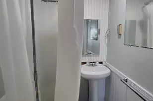 19 Gardner Ave, Lowell, MA 01854 - Photo 7
