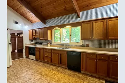 64 Number 10 Schoolhouse Rd, Charlton, MA 01507 - Photo 5