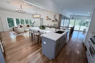 7 Berkeley St, Melrose, MA 02176 - Photo 5