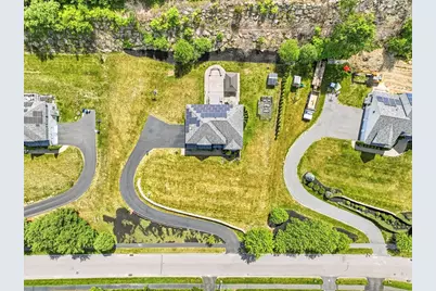 120 Mohawk Path, Holliston, MA 01746 - Photo 5