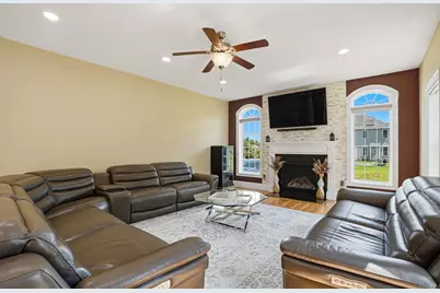 120 Mohawk Path, Holliston, MA 01746 - Photo 7
