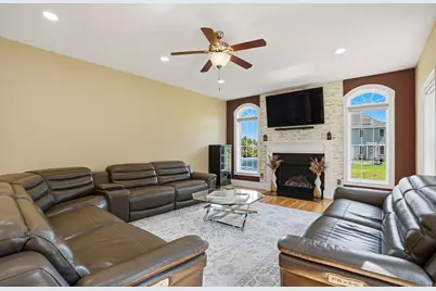120 Mohawk Path, Holliston, MA 01746 - Photo 17