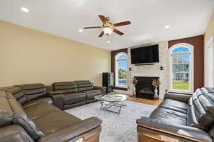 120 Mohawk Path, Holliston, MA 01746 - Photo 17
