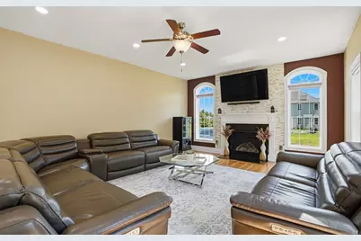 120 Mohawk Path, Holliston, MA 01746 - Photo 21