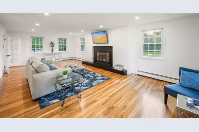 11 Lawndale Rd, Tyngsborough, MA 01879 - Photo 9