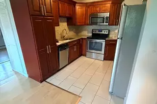 133 Warren St, Watertown, MA 02472 - Photo 3